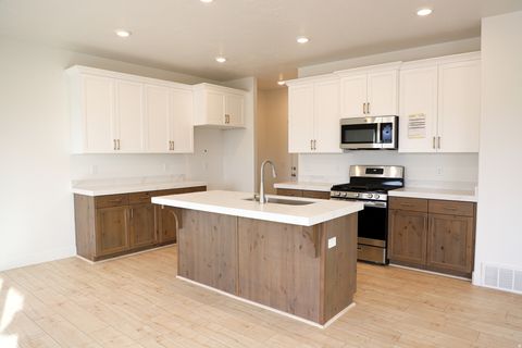 Tiny photo for 445 E 720 N LOT #9 N, Salem, UT 84653 (MLS # 2137242)