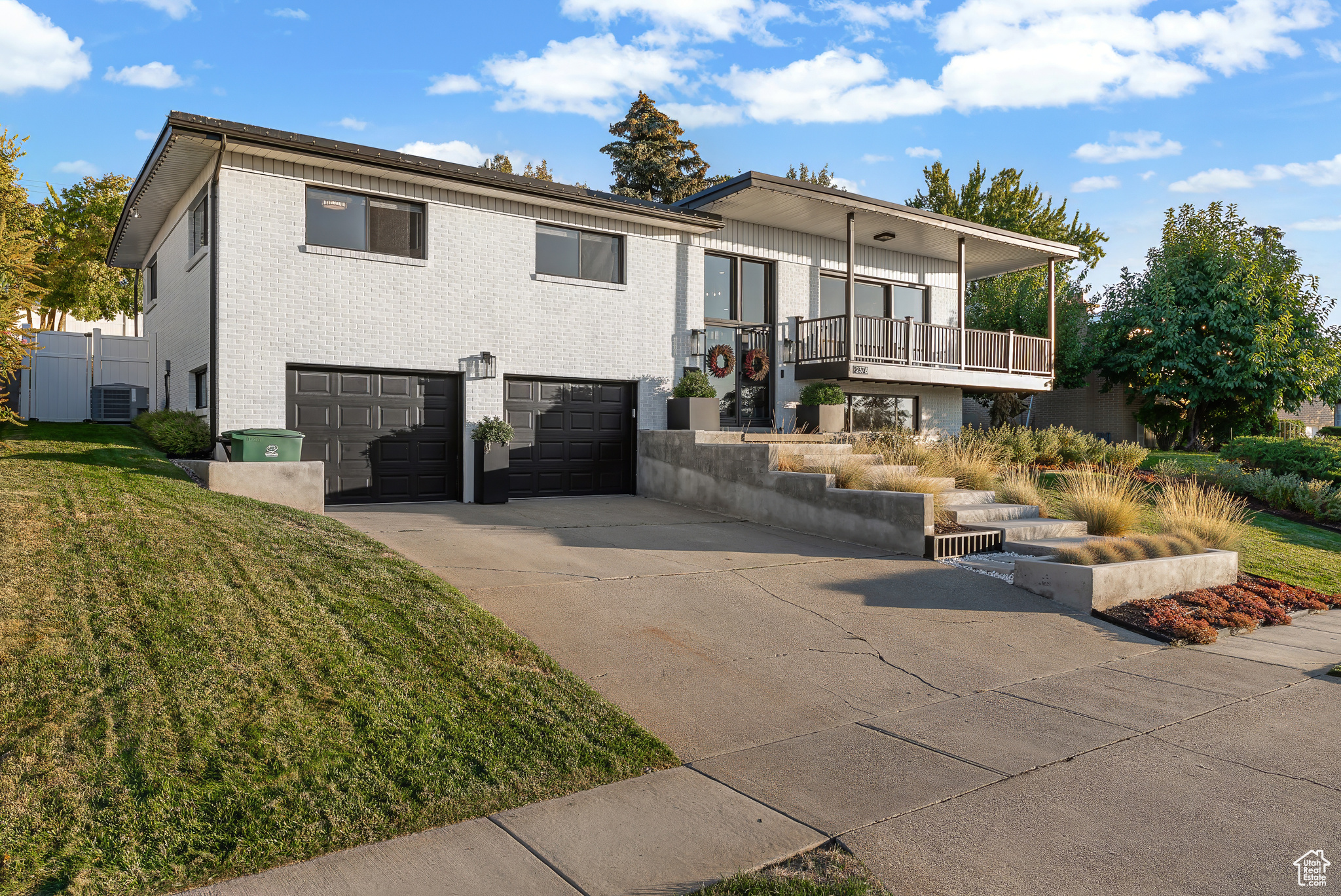 RIVIERA HEIGHTS - Residential