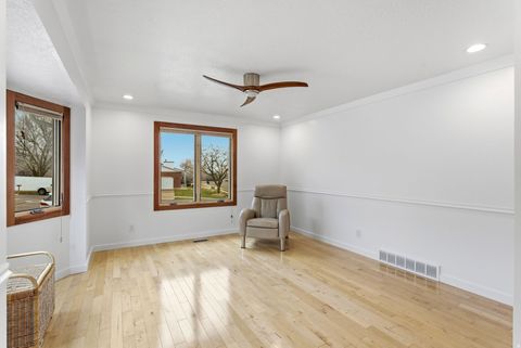 Tiny photo for 645 S 1350 E, Fruit Heights, UT 84037 (MLS # 2139510)