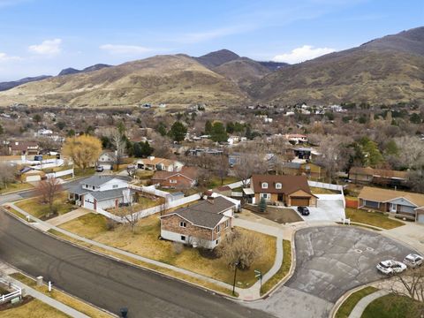 Tiny photo for 645 S 1350 E, Fruit Heights, UT 84037 (MLS # 2139510)