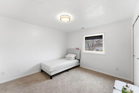 Tiny photo for 645 S 1350 E, Fruit Heights, UT 84037 (MLS # 2139510)