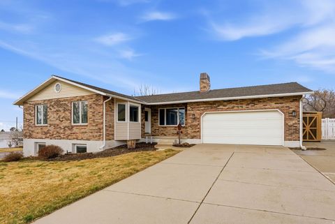 Photo of 645 S 1350 E, Fruit Heights, UT 84037 (MLS # 2139510)