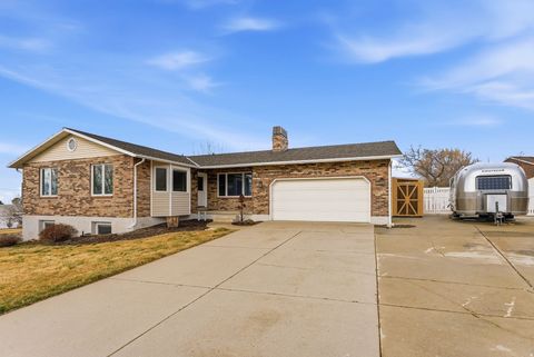 Tiny photo for 645 S 1350 E, Fruit Heights, UT 84037 (MLS # 2139510)