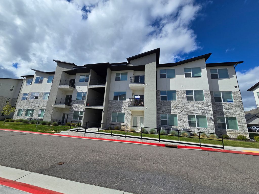 Photo of 139 E 550 N #202B, Providence, UT 84332 (MLS # 2155391)