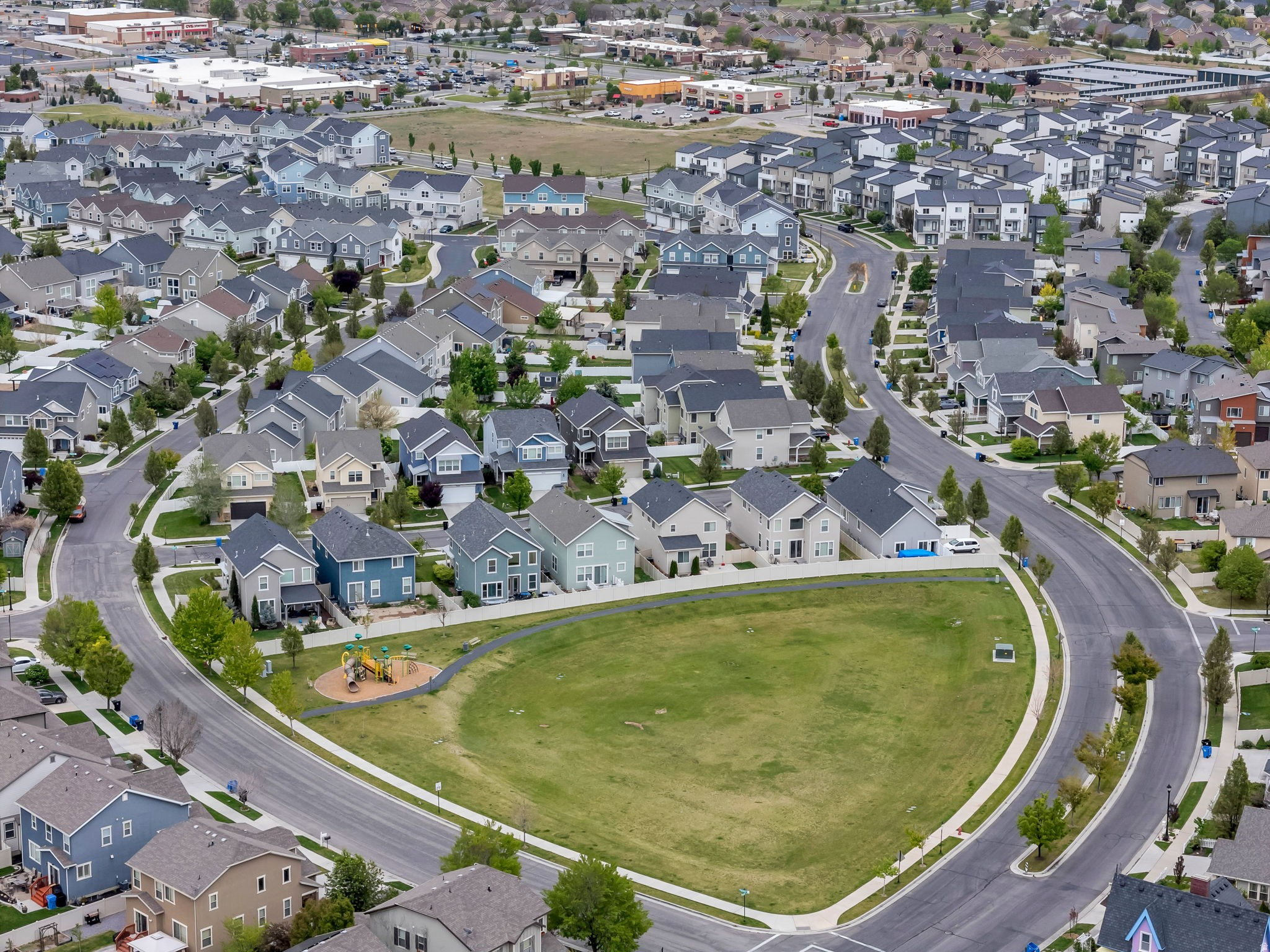 MCAURTHUR TOWNS - Residential