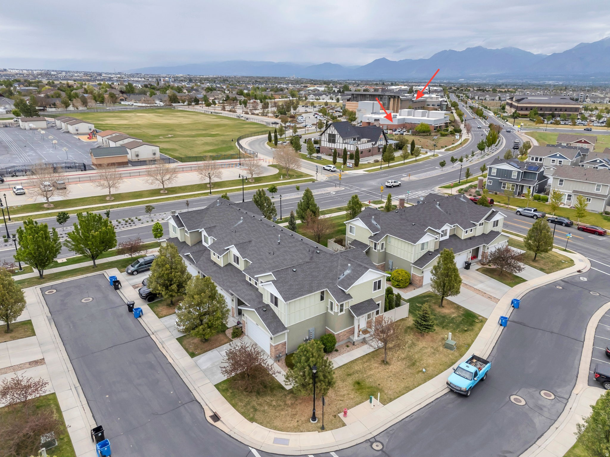 MCAURTHUR TOWNS - Residential