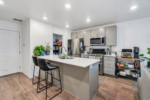 Tiny photo for 431 N NORTHSHORE DR, Saratoga Springs, UT 84045 (MLS # 2143154)
