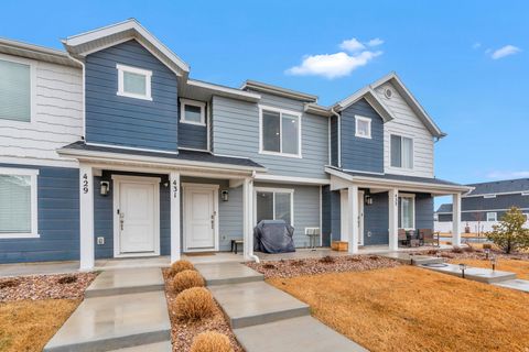 Tiny photo for 431 N NORTHSHORE DR, Saratoga Springs, UT 84045 (MLS # 2143154)