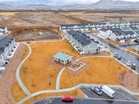 Tiny photo for 431 N NORTHSHORE DR, Saratoga Springs, UT 84045 (MLS # 2143154)