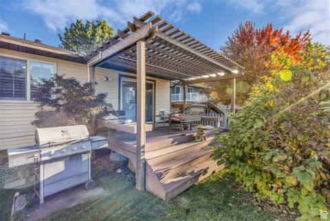 Tiny photo for 444 W CREEKSIDE WAY, Kaysville, UT 84037 (MLS # 2119366)