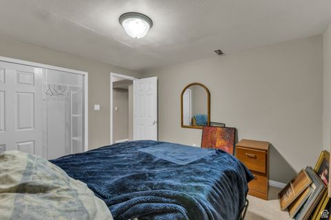 Tiny photo for 444 W CREEKSIDE WAY, Kaysville, UT 84037 (MLS # 2119366)