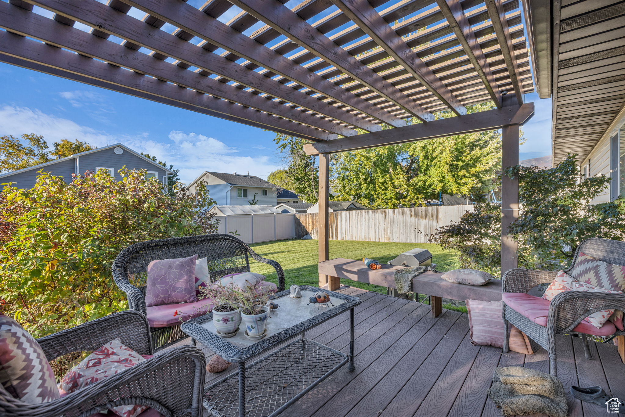 CREEKSIDE - Residential