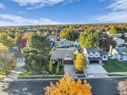 Tiny photo for 444 W CREEKSIDE WAY, Kaysville, UT 84037 (MLS # 2119366)