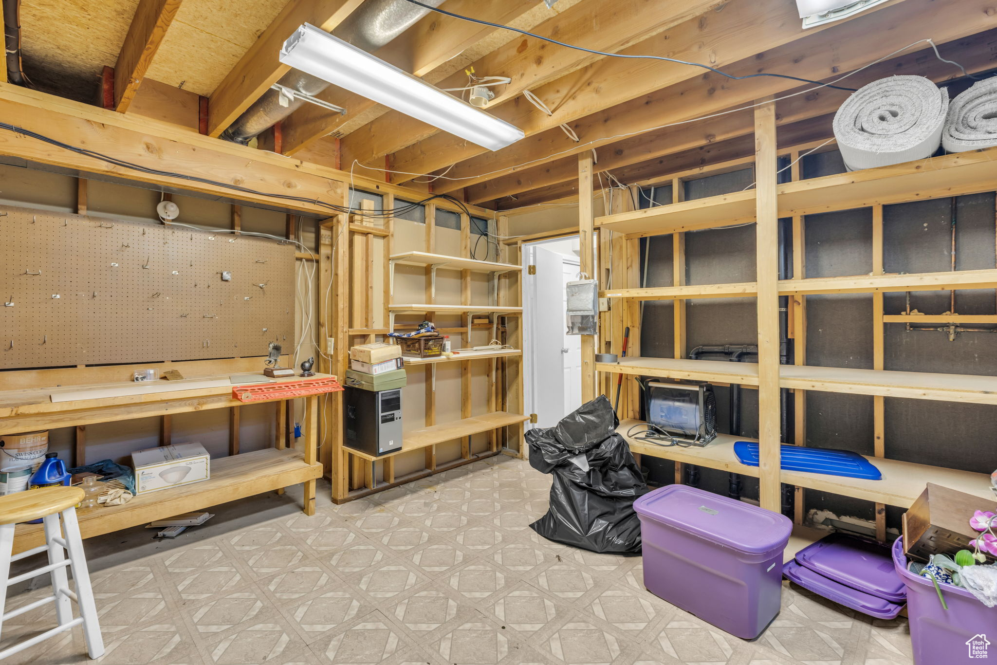 CREEKSIDE - Residential