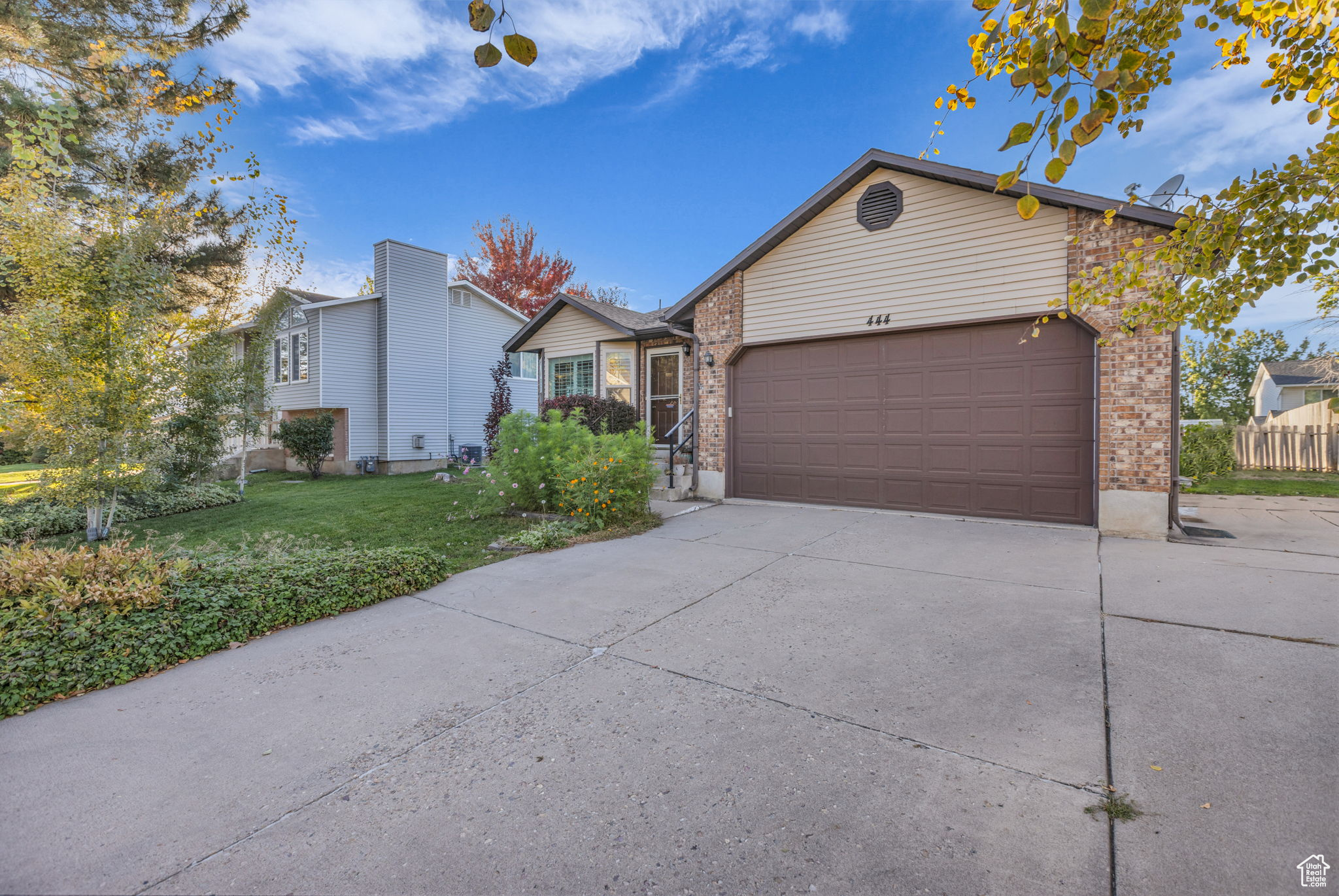 CREEKSIDE - Residential