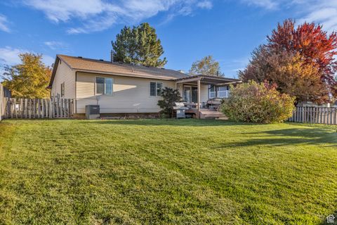 Tiny photo for 444 W CREEKSIDE WAY, Kaysville, UT 84037 (MLS # 2119366)
