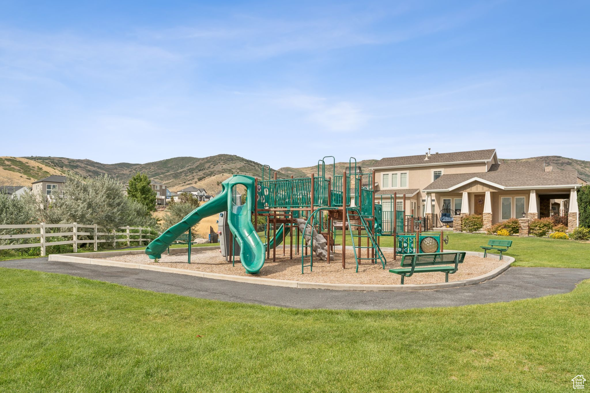 JUNIPER  POINT - Residential