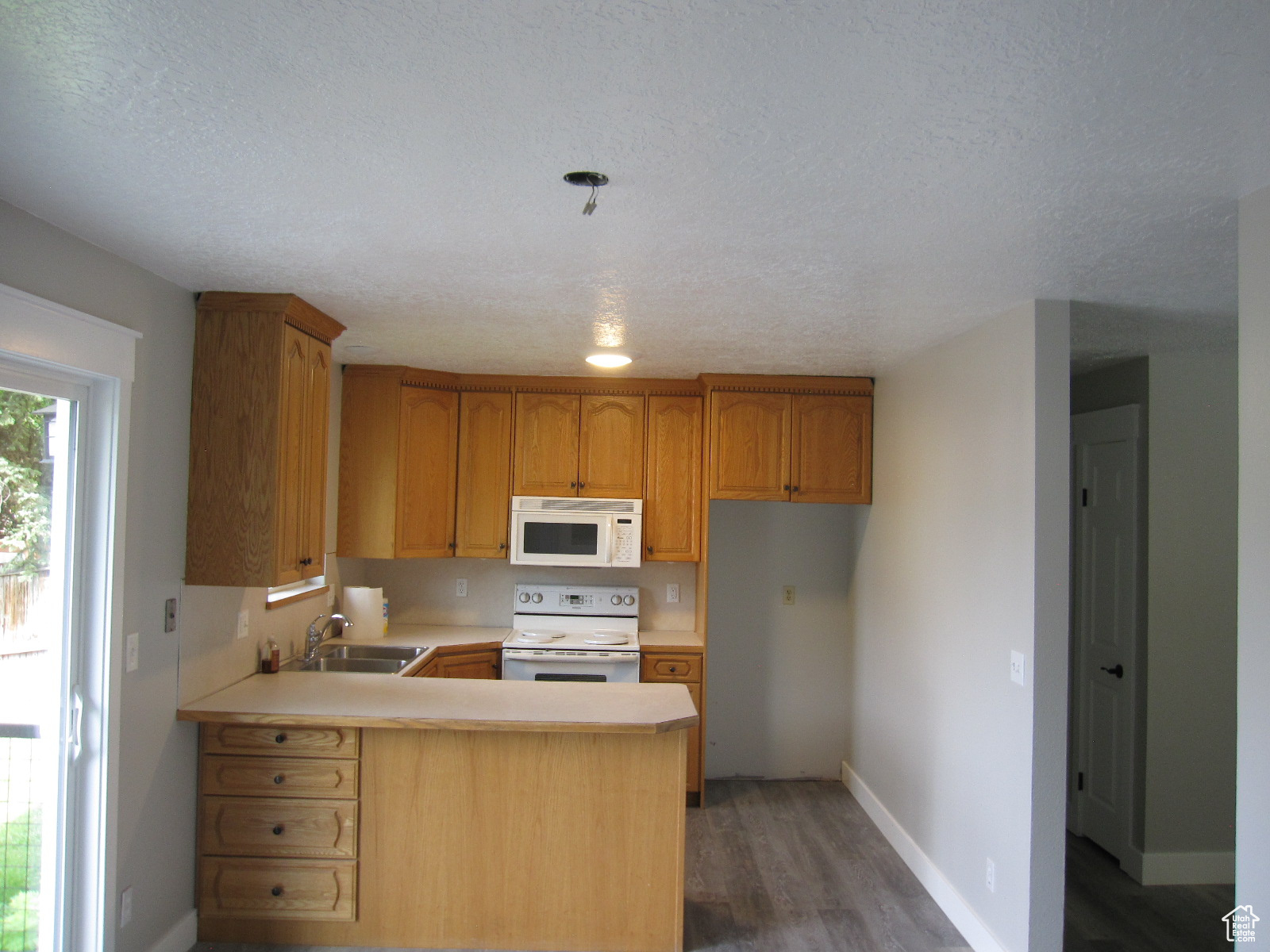 RIVER CIRCLE SUBD - Residential