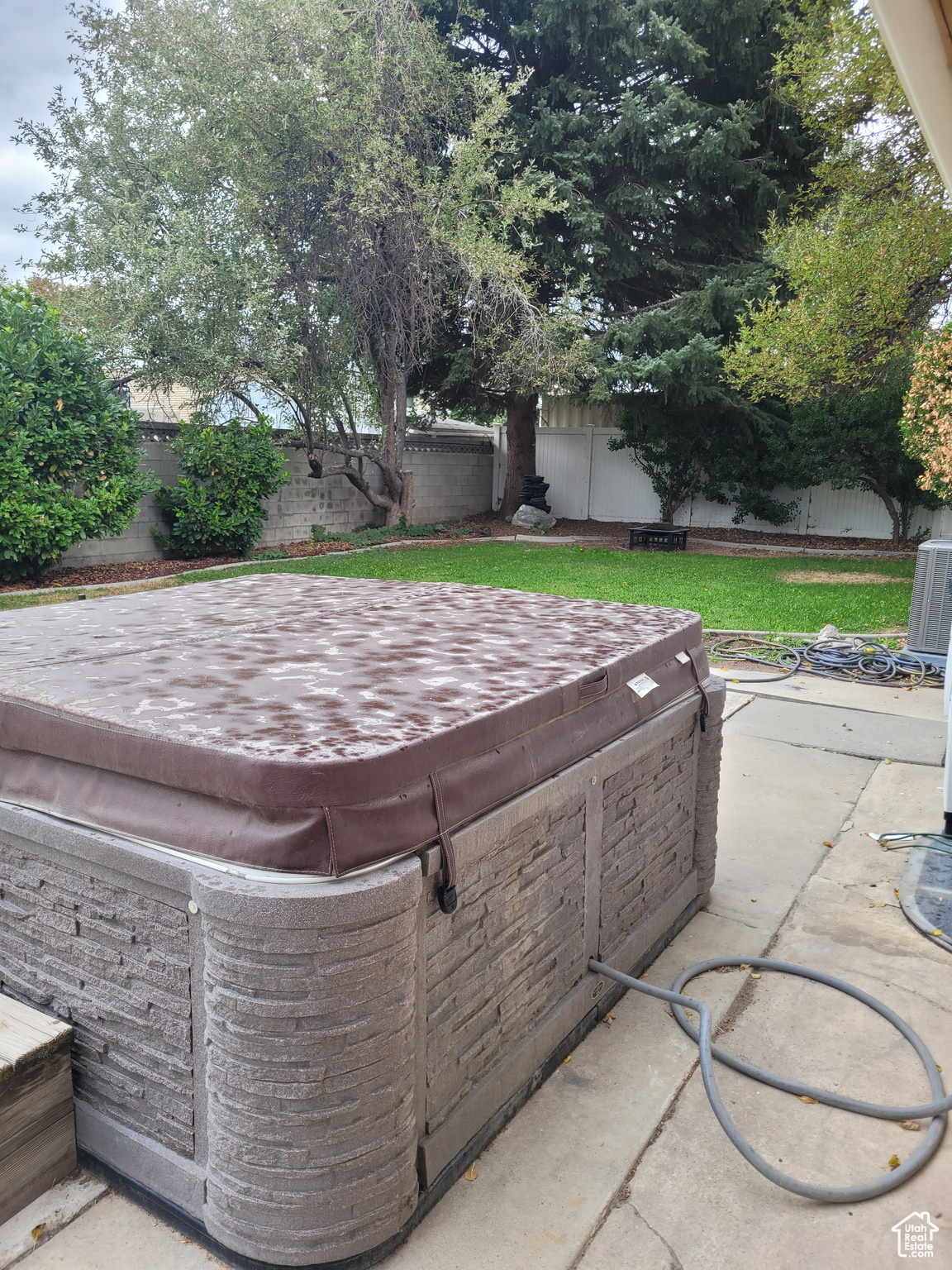 COLONIAL ESTATES - Residential