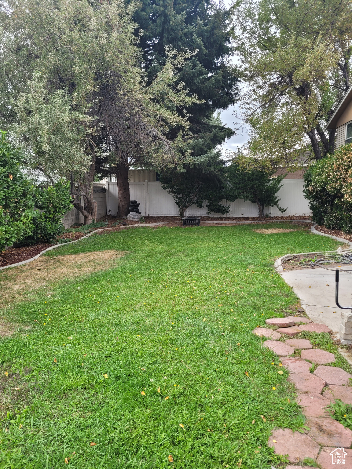 COLONIAL ESTATES - Residential