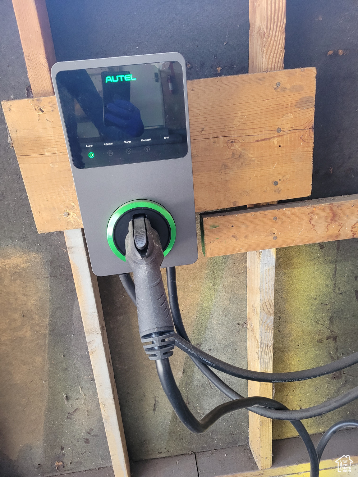 COLONIAL ESTATES - Residential