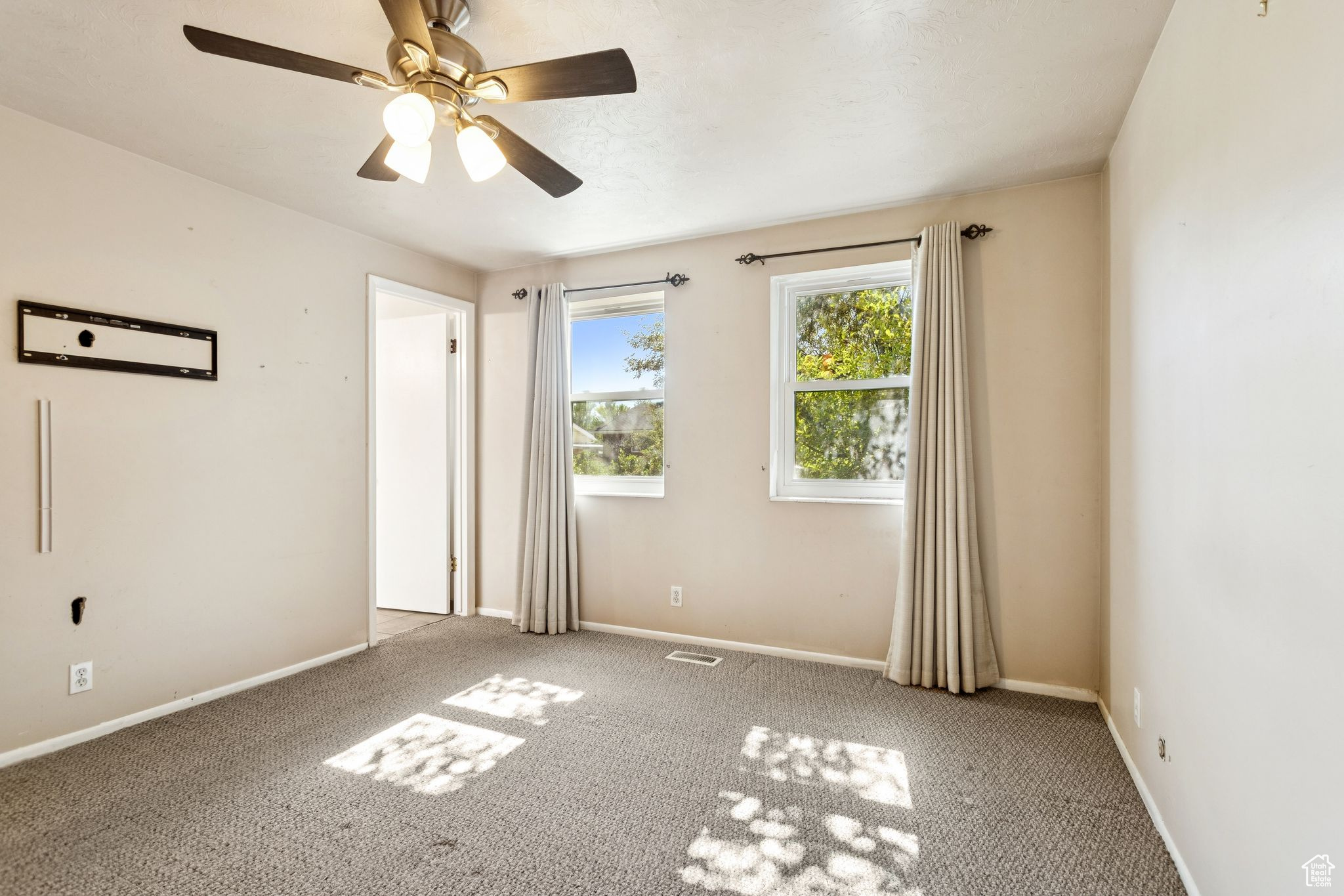 COLONIAL ESTATES - Residential