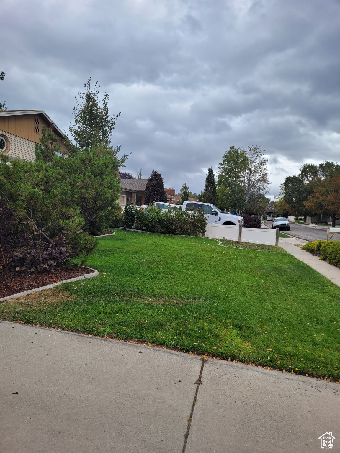 COLONIAL ESTATES - Residential