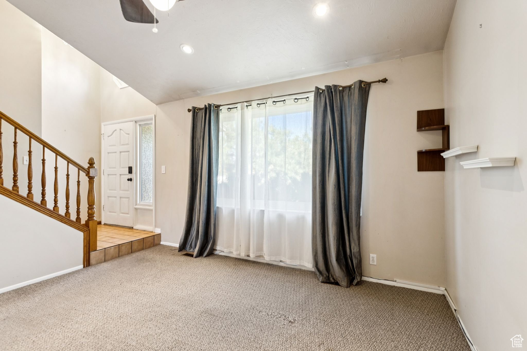 COLONIAL ESTATES - Residential