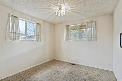 Tiny photo for 5401 S 825 E, South Ogden, UT 84405 (MLS # 2124632)