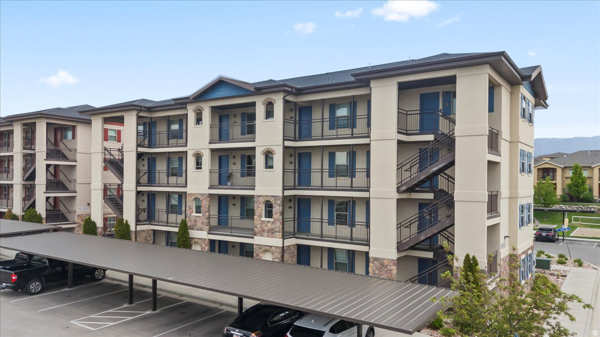 VILLA DESTE CONDOMIN - Residential