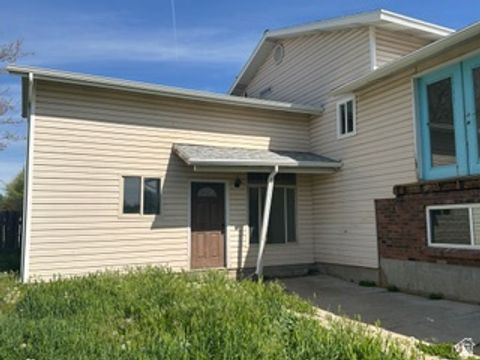 Tiny photo for 470 S WHITESIDES ST, Layton, UT 84041 (MLS # 2152039)