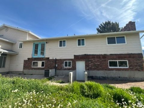 Tiny photo for 470 S WHITESIDES ST, Layton, UT 84041 (MLS # 2152039)