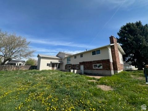 Tiny photo for 470 S WHITESIDES ST, Layton, UT 84041 (MLS # 2152039)