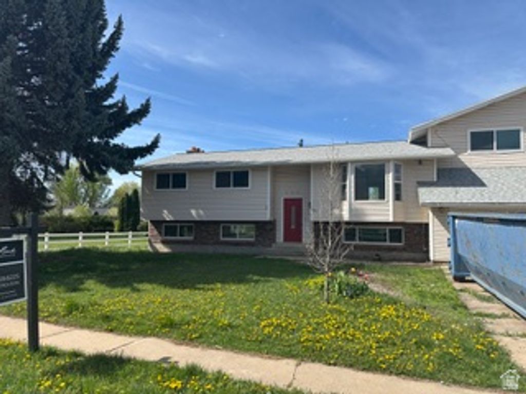 Photo of 470 S WHITESIDES ST, Layton, UT 84041 (MLS # 2152039)