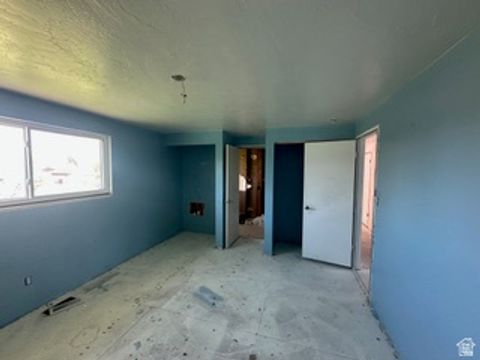 Tiny photo for 470 S WHITESIDES ST, Layton, UT 84041 (MLS # 2152039)