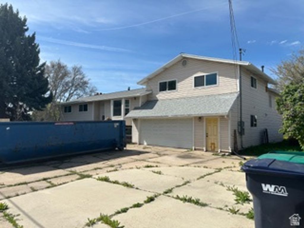 Photo of 470 S WHITESIDES ST, Layton, UT 84041 (MLS # 2152039)