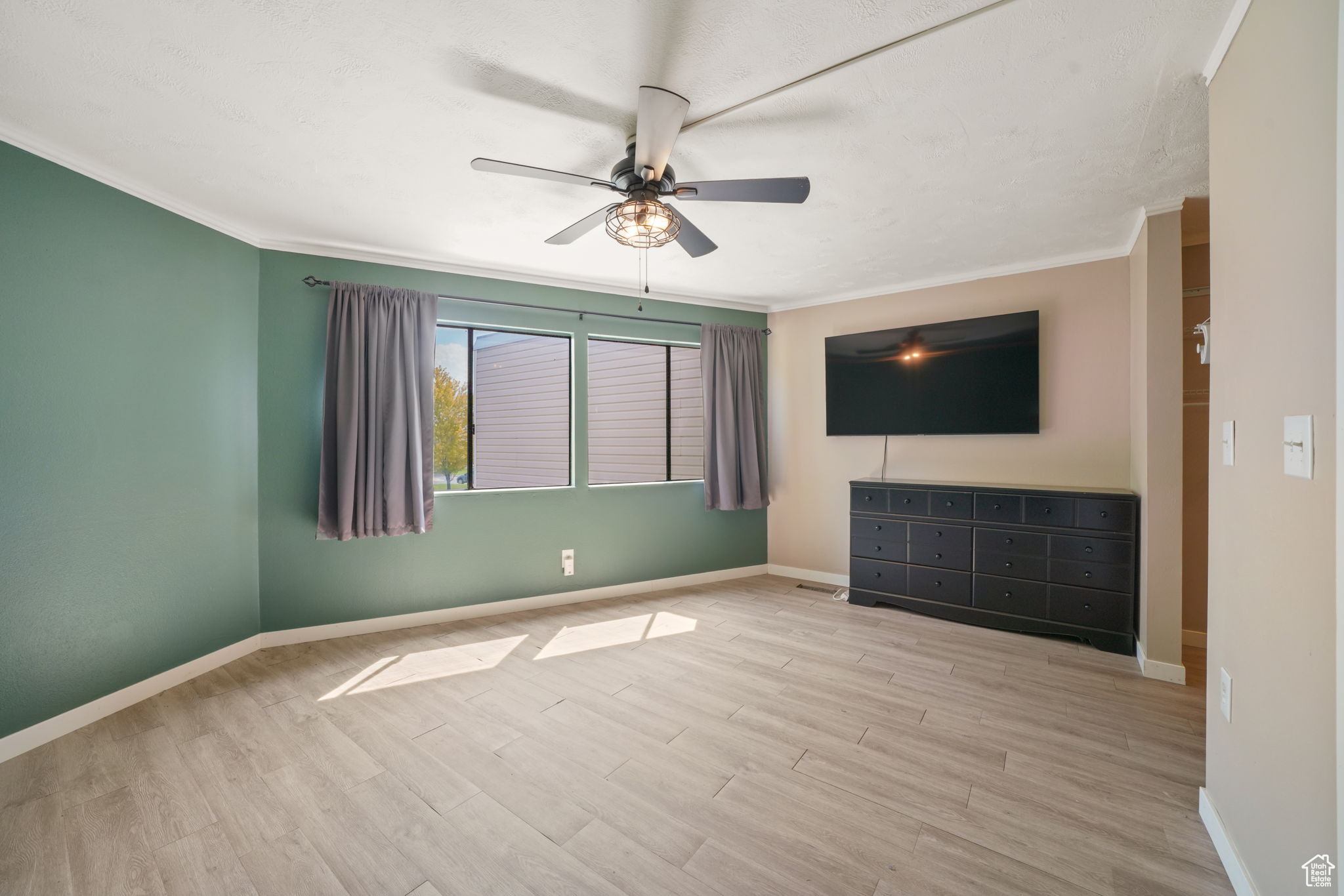 APPLEGATE CONDM - Residential