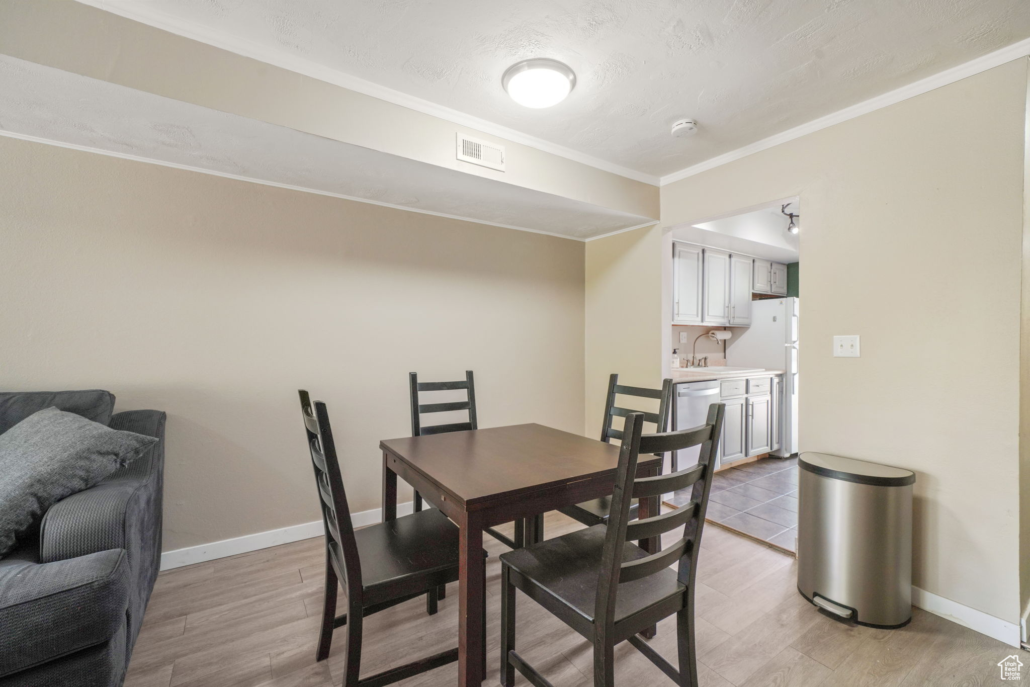 APPLEGATE CONDM - Residential