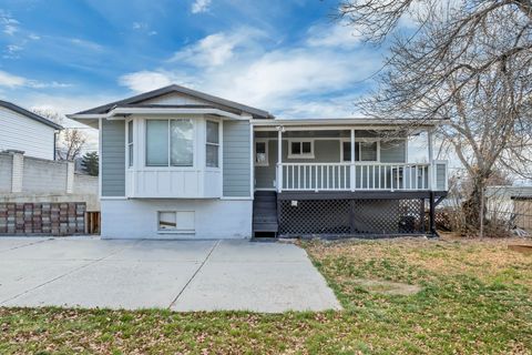 Tiny photo for 1119 E 10600 S, Sandy, UT 84094 (MLS # 2132338)