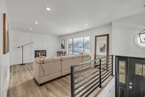 Tiny photo for 1119 E 10600 S, Sandy, UT 84094 (MLS # 2132338)