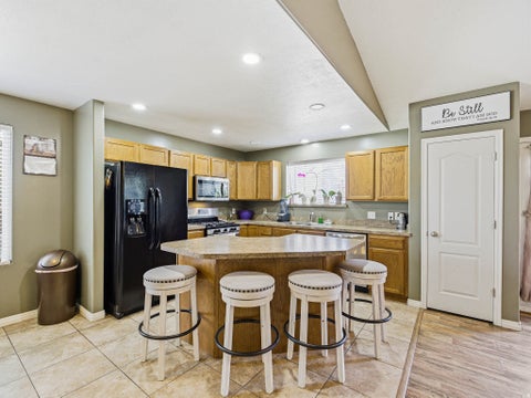Tiny photo for 6059 BAYSHORE DR, Stansbury Park, UT 84074 (MLS # 2169152)