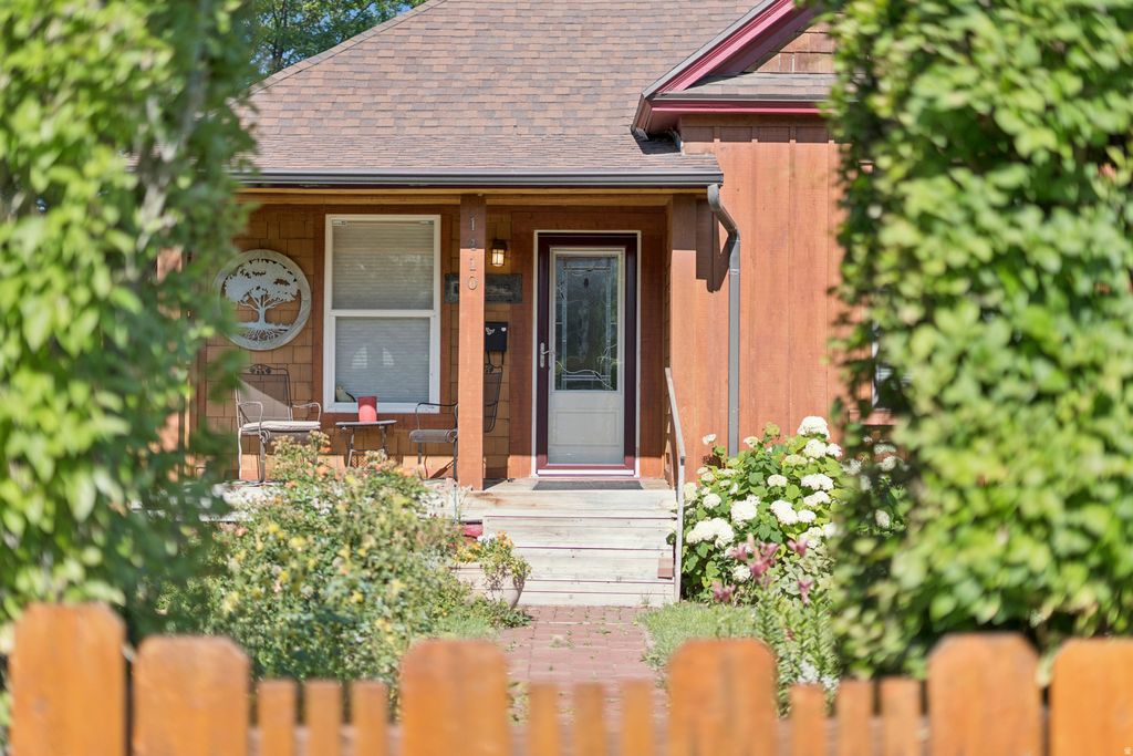 Photo of 1410 S 300 E, Salt Lake City, UT 84115 (MLS # 2146454)