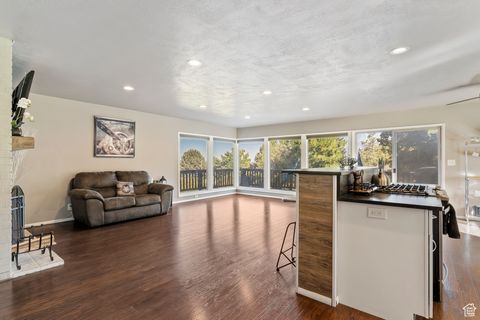 Tiny photo for 2757 S SHAMROCK DR E, Ogden, UT 84403 (MLS # 2116629)