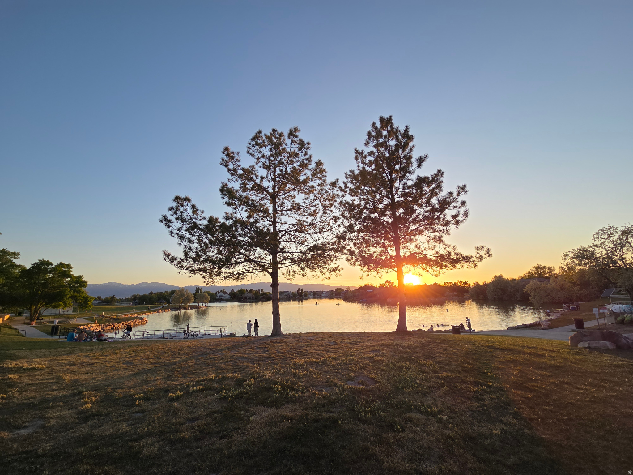 LAKESIDE - Residential