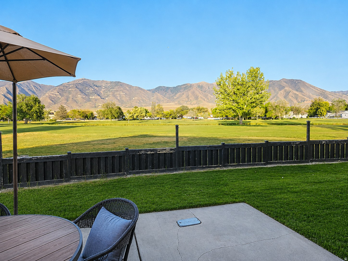 LAKESIDE - Residential