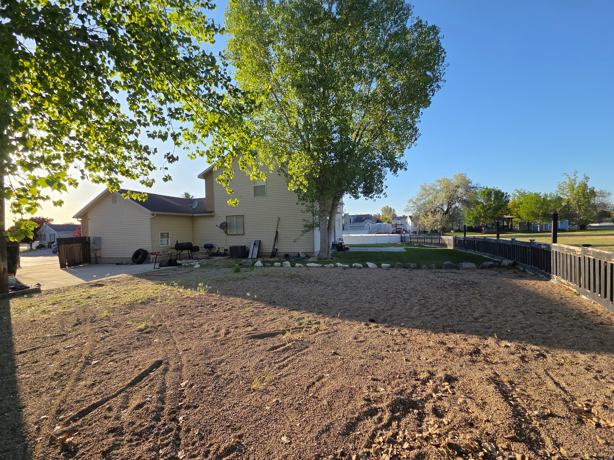 LAKESIDE - Residential