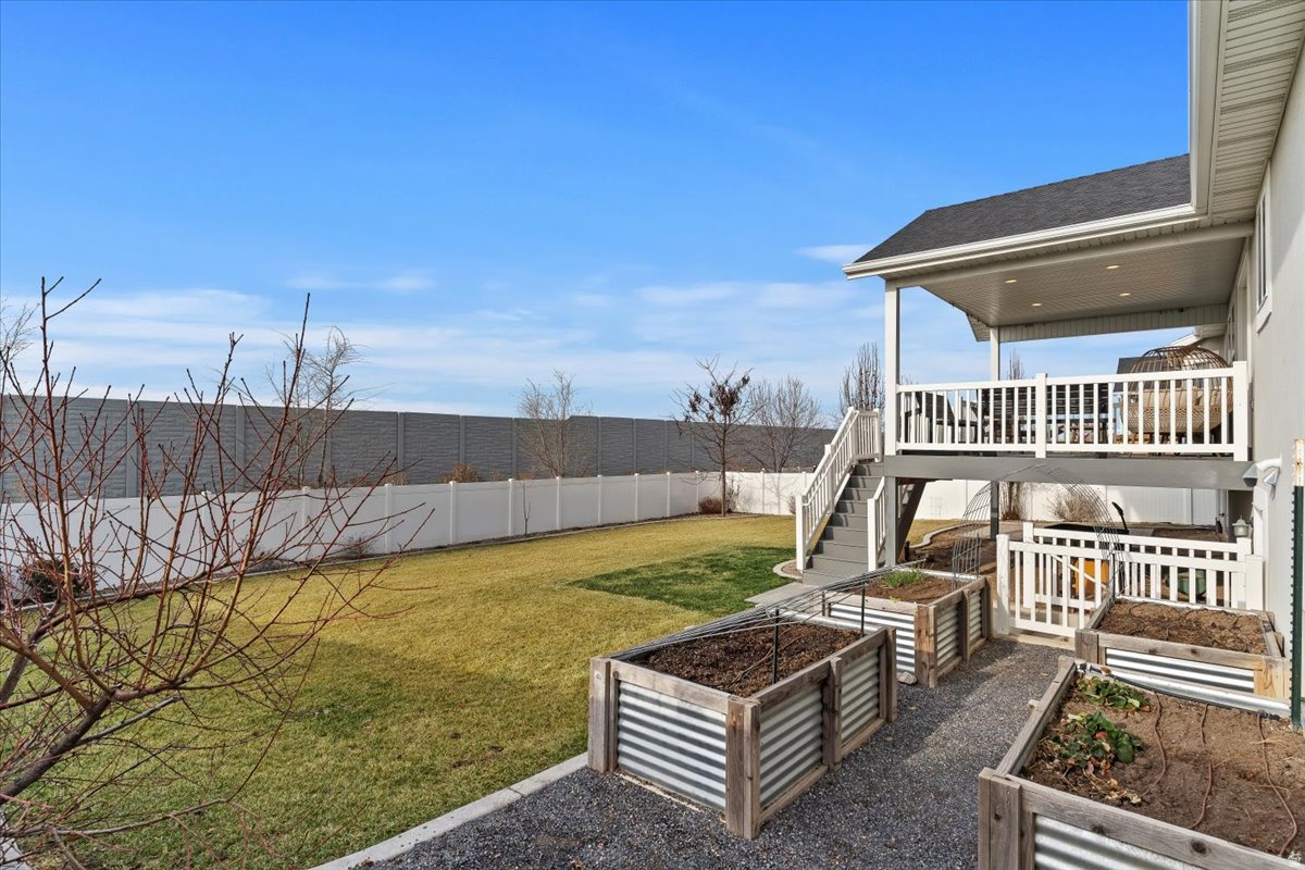 BLUFF AT LAKEVIEW FARMS - Residential