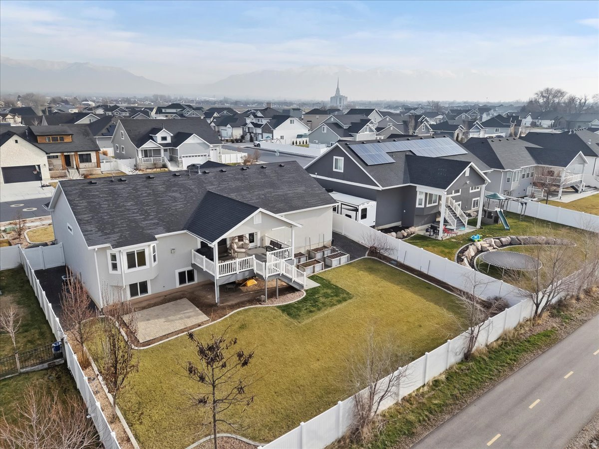 BLUFF AT LAKEVIEW FARMS - Residential