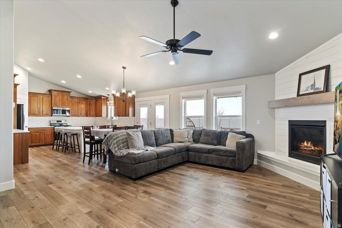 BLUFF AT LAKEVIEW FARMS - Residential