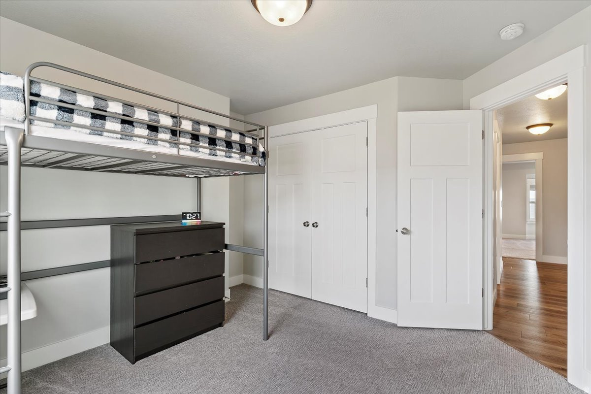 BLUFF AT LAKEVIEW FARMS - Residential